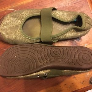 Keen Sienna Mary Jane, green canvas - 8.5